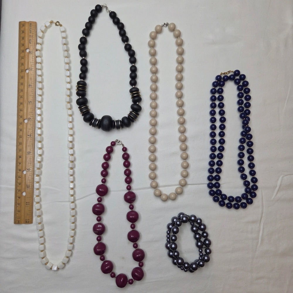 Vintage Style Beaded Jewelry Lot 5 Necklaces 1 Bracelet Wood Faux Pearl Mixed